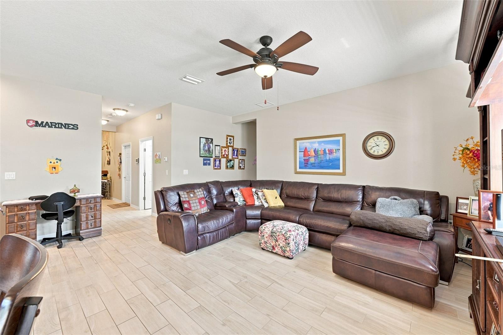 803 Parker Den, Ruskin, FL 33570