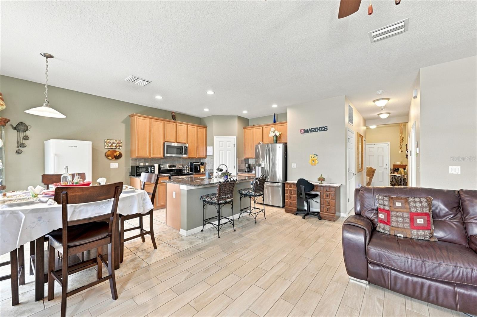 803 Parker Den, Ruskin, FL 33570