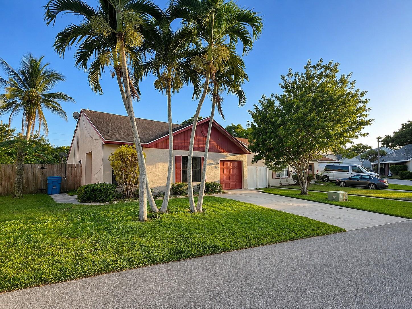 33 Peachtree, Boynton Beach, FL 33436