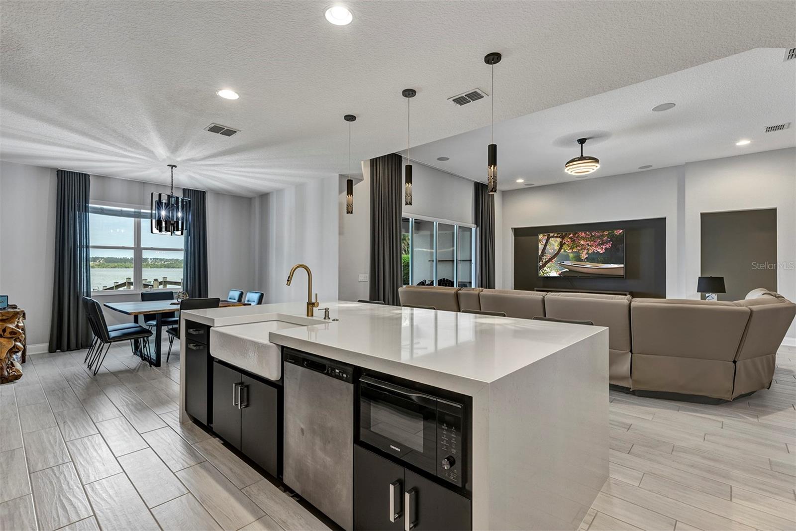 1112 Hull Island, Oakland, FL 34787