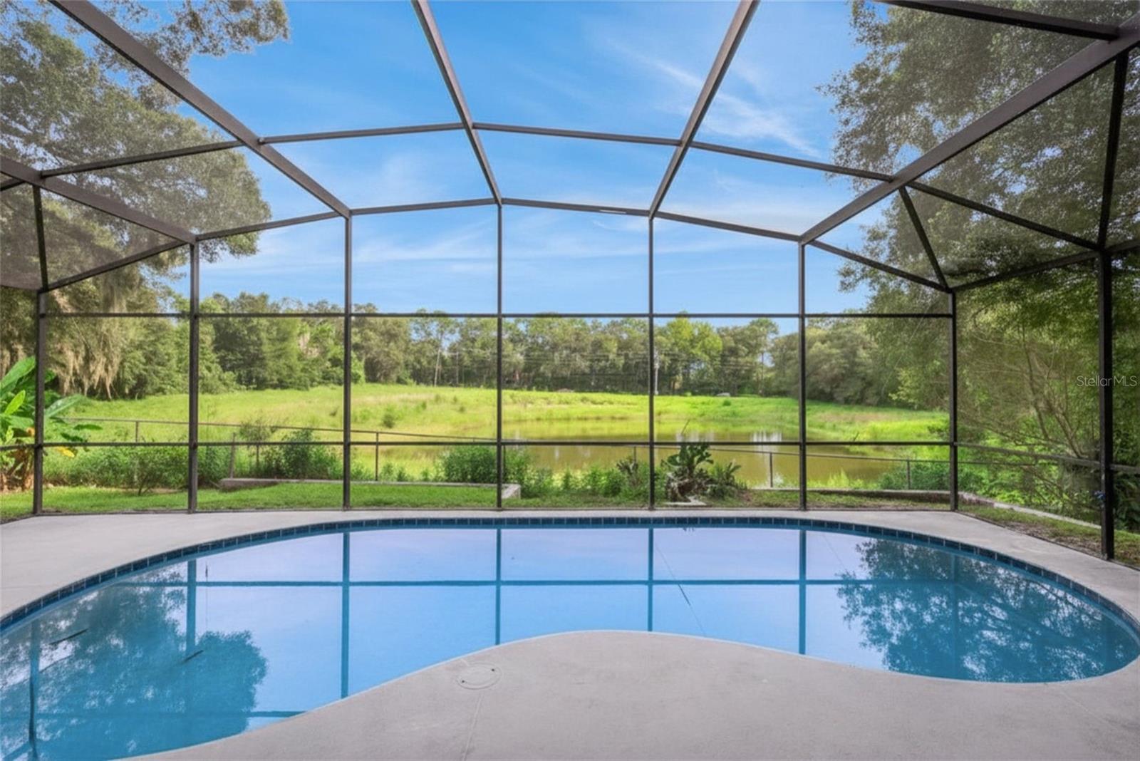 806 Oak Forest, Deland, FL 32724