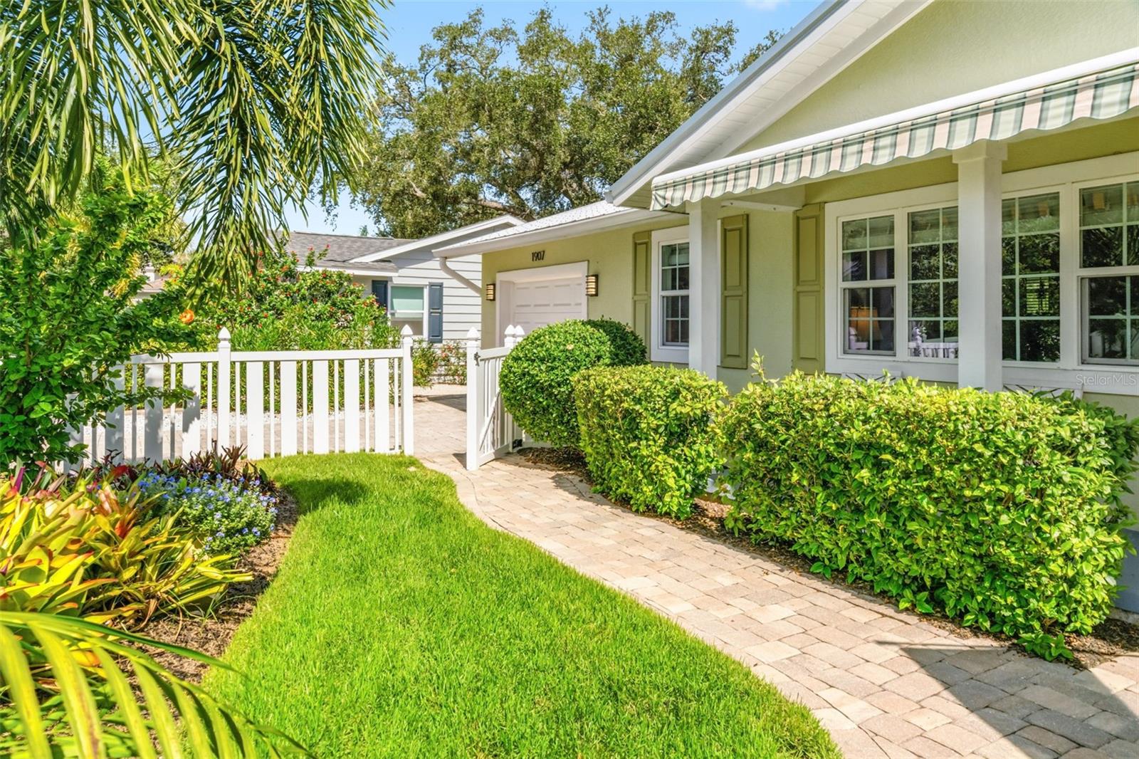 1907 Magnolia, Sarasota, FL 34239