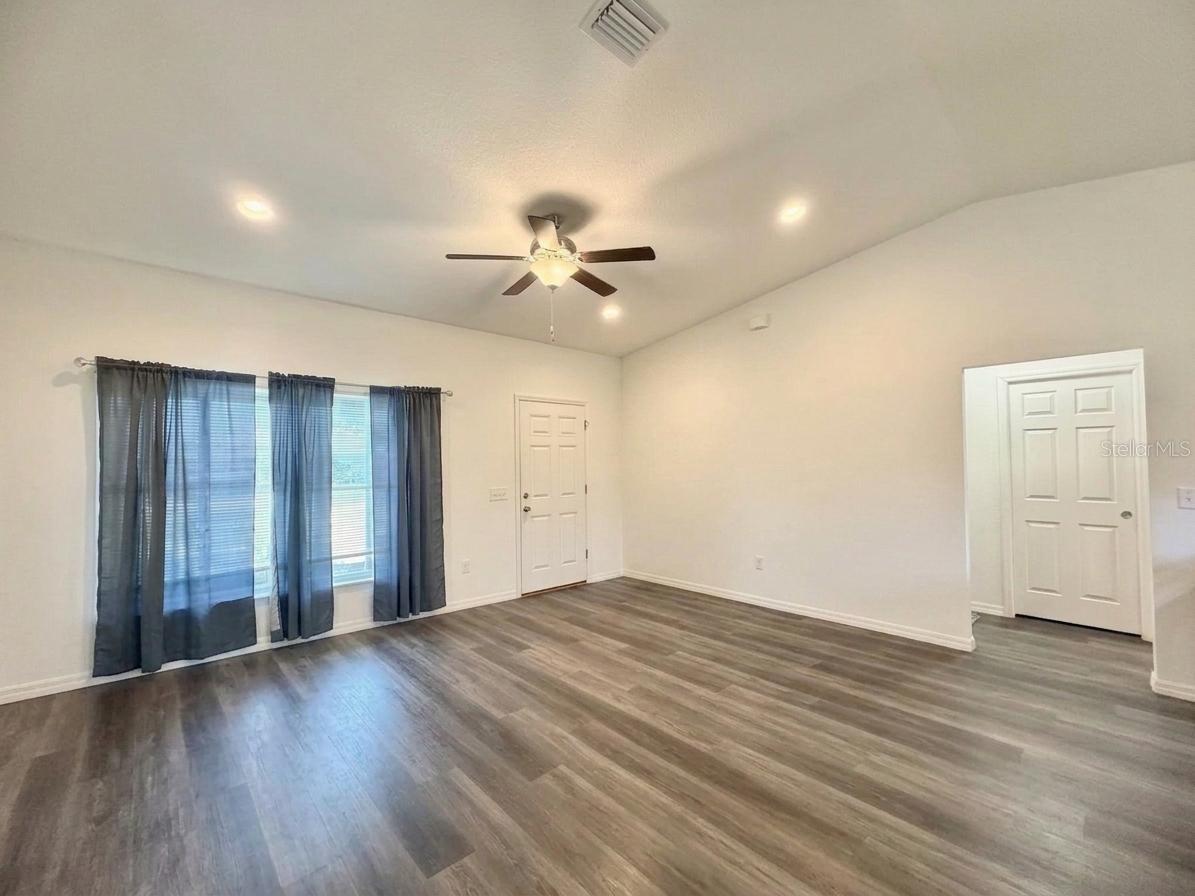 48 Maple, Ocklawaha, FL 32179