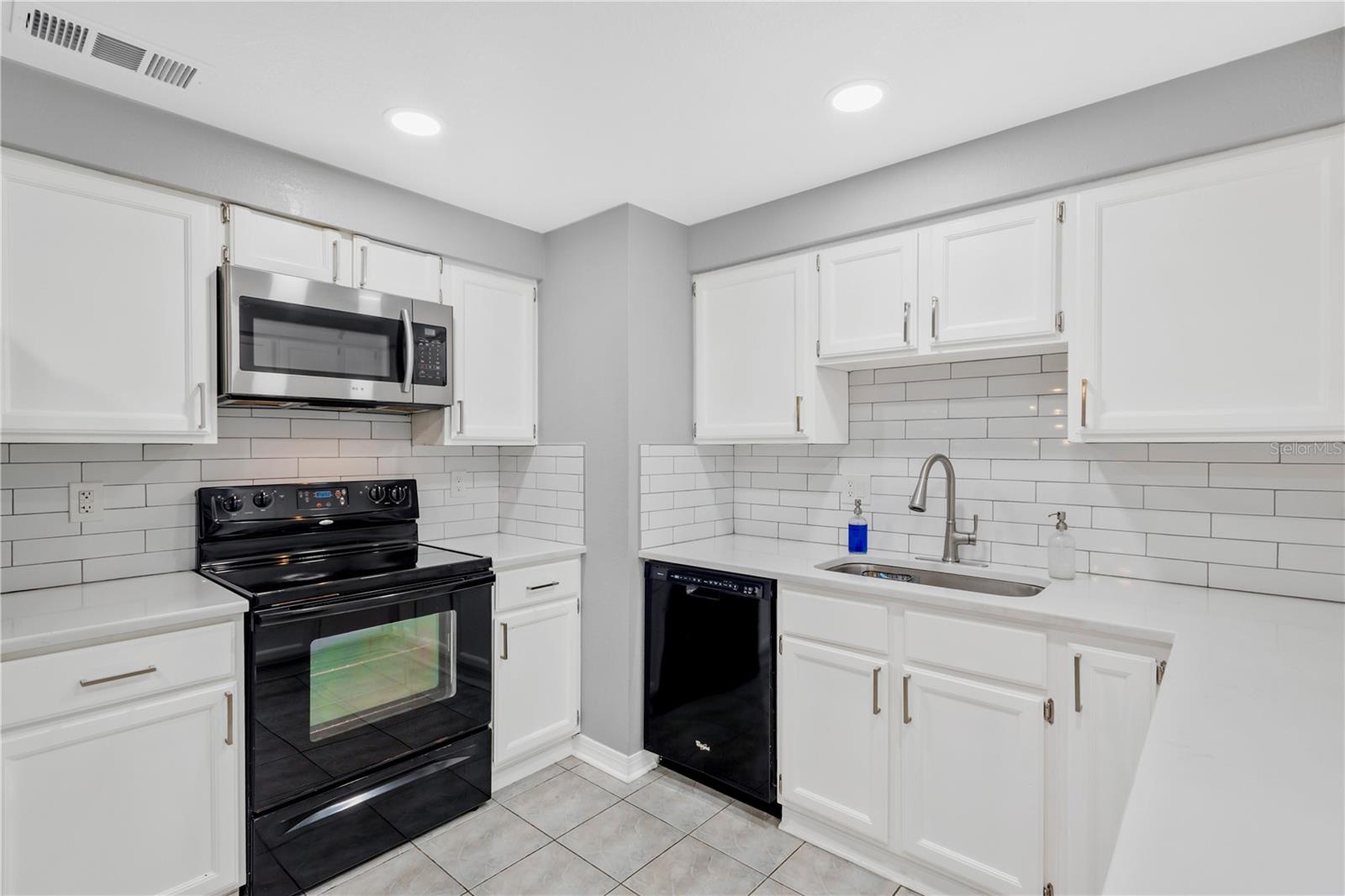 819 Jacaranda, Oldsmar, FL 34677