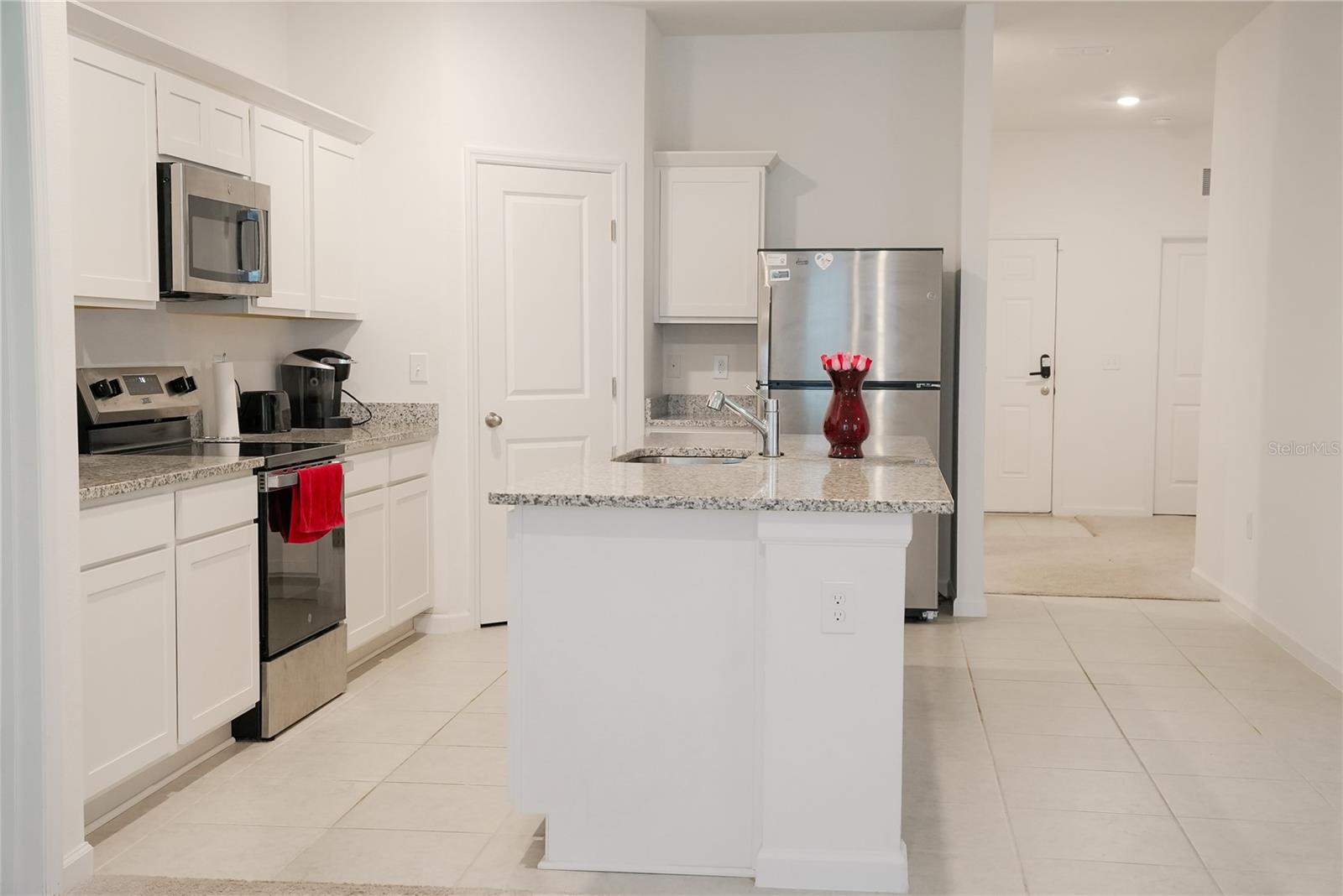 870 Ballantyne Dr, Lake Wales, FL 33898