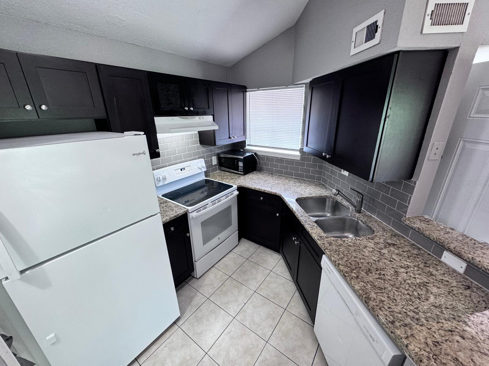 1916 Lake Atriums Unit 33, Orlando, FL 32839
