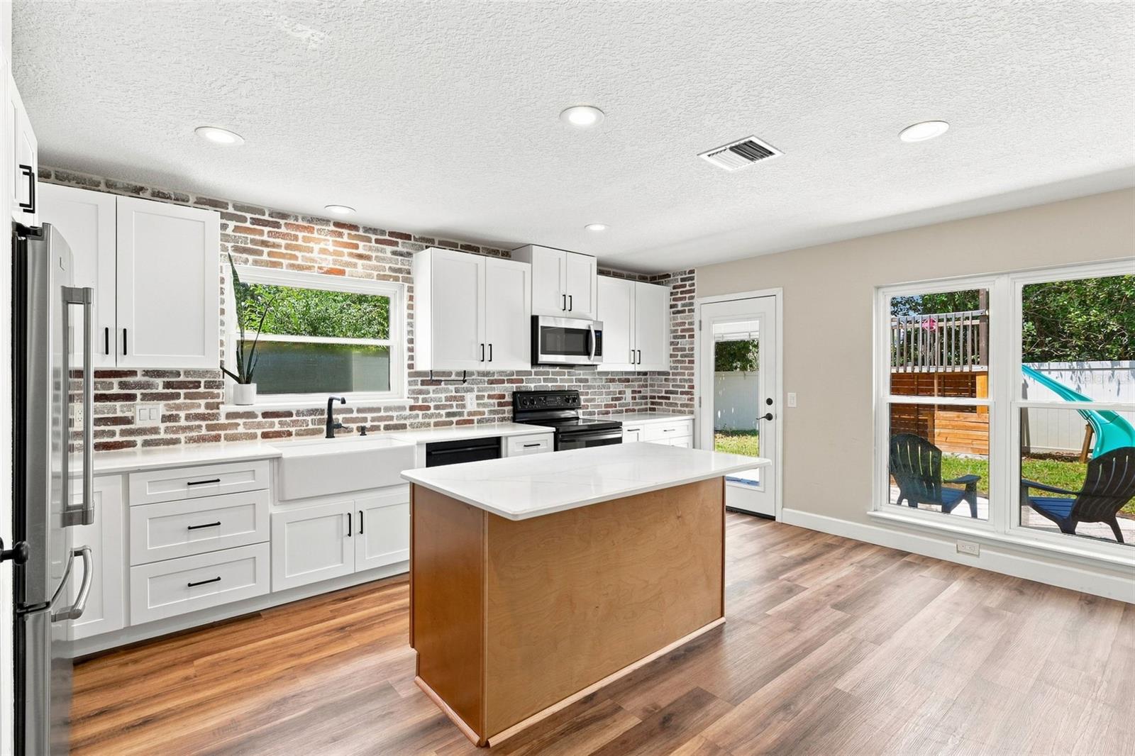 320 Song Bird, Debary, FL 32713