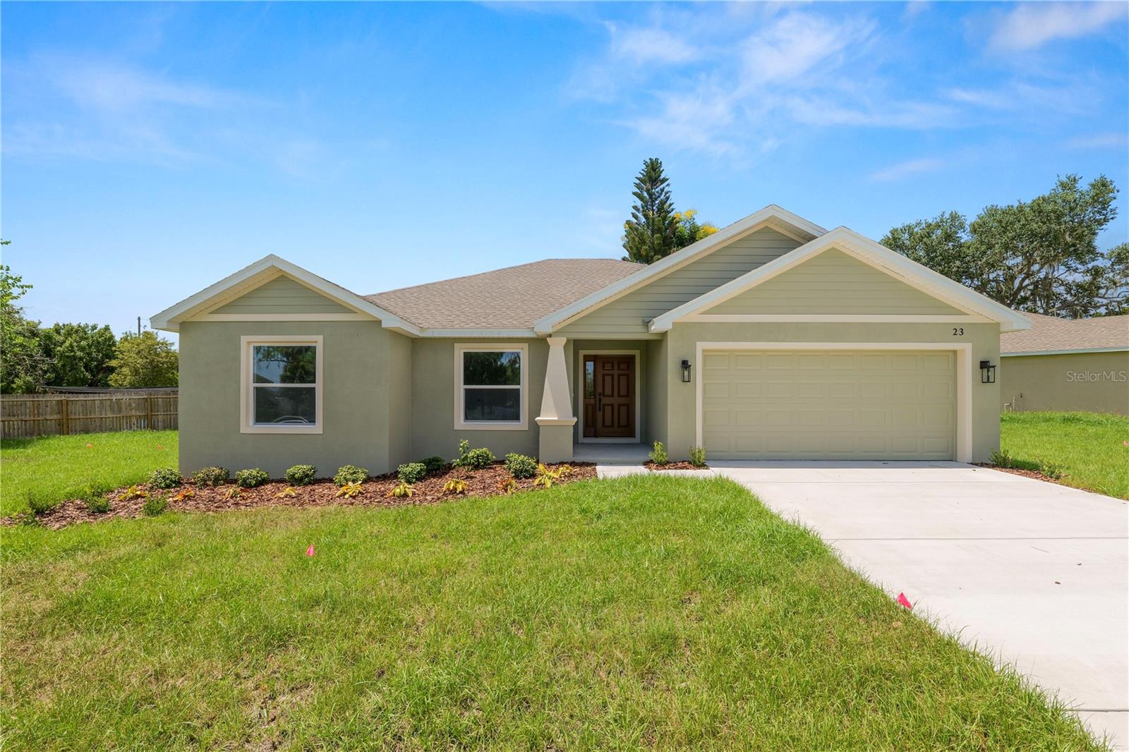 23 8TH St, Eagle Lake, FL 33839