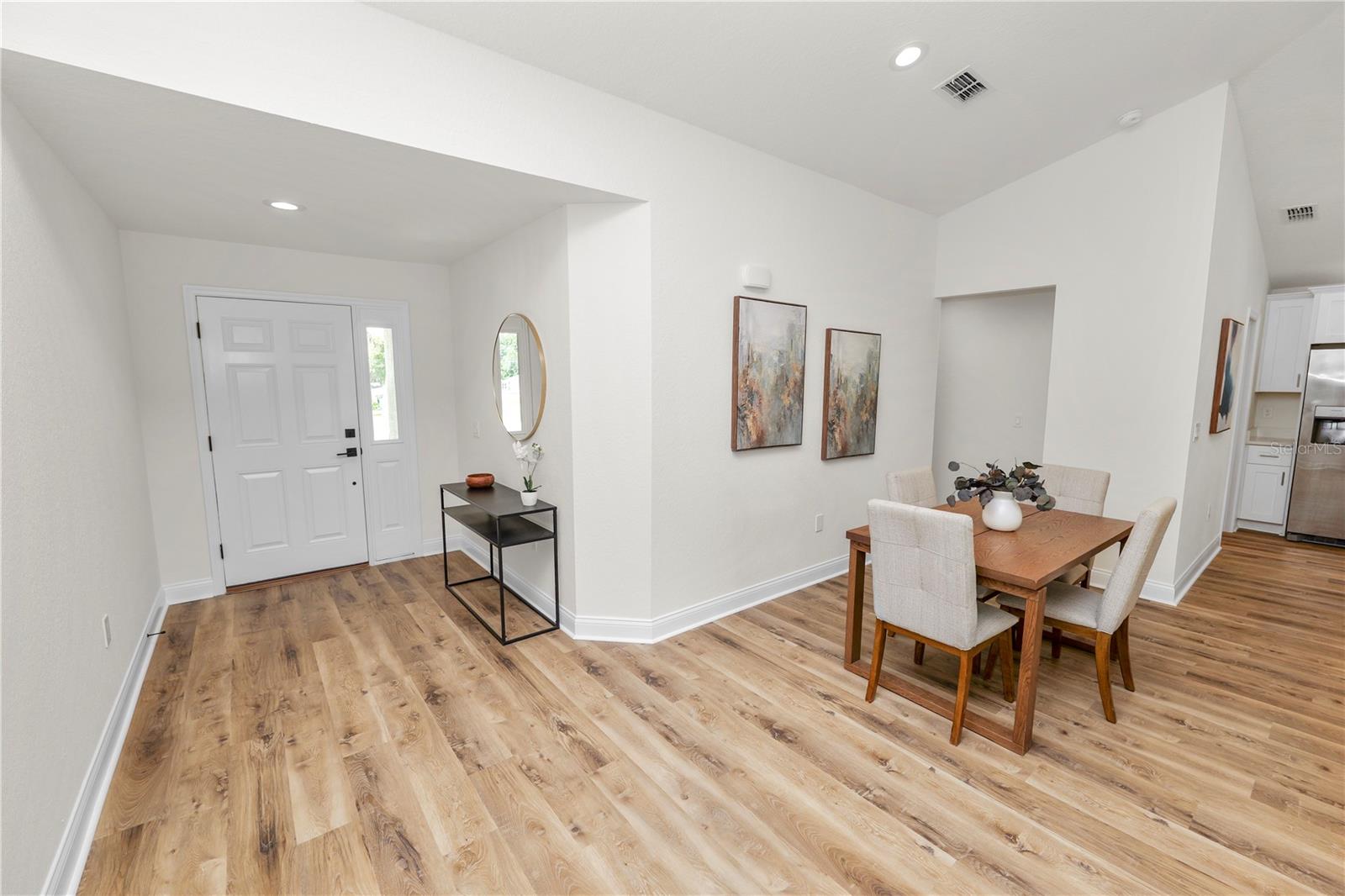 23 8TH St, Eagle Lake, FL 33839