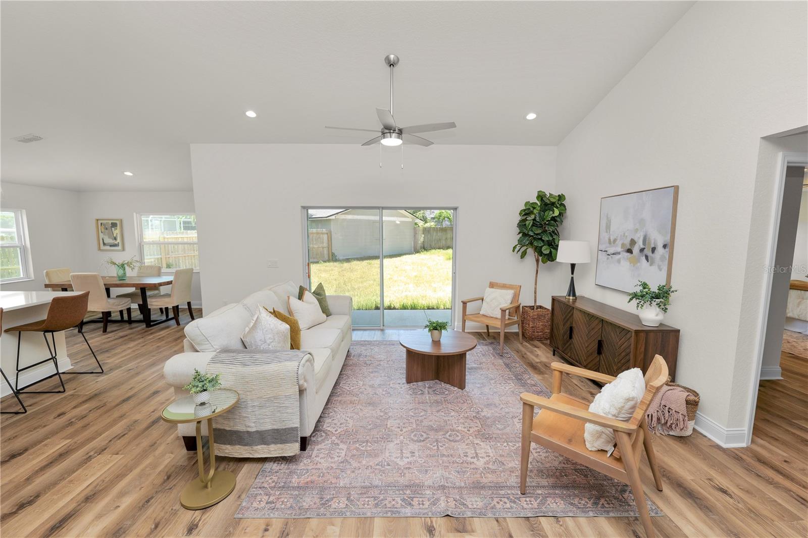 23 8TH St, Eagle Lake, FL 33839