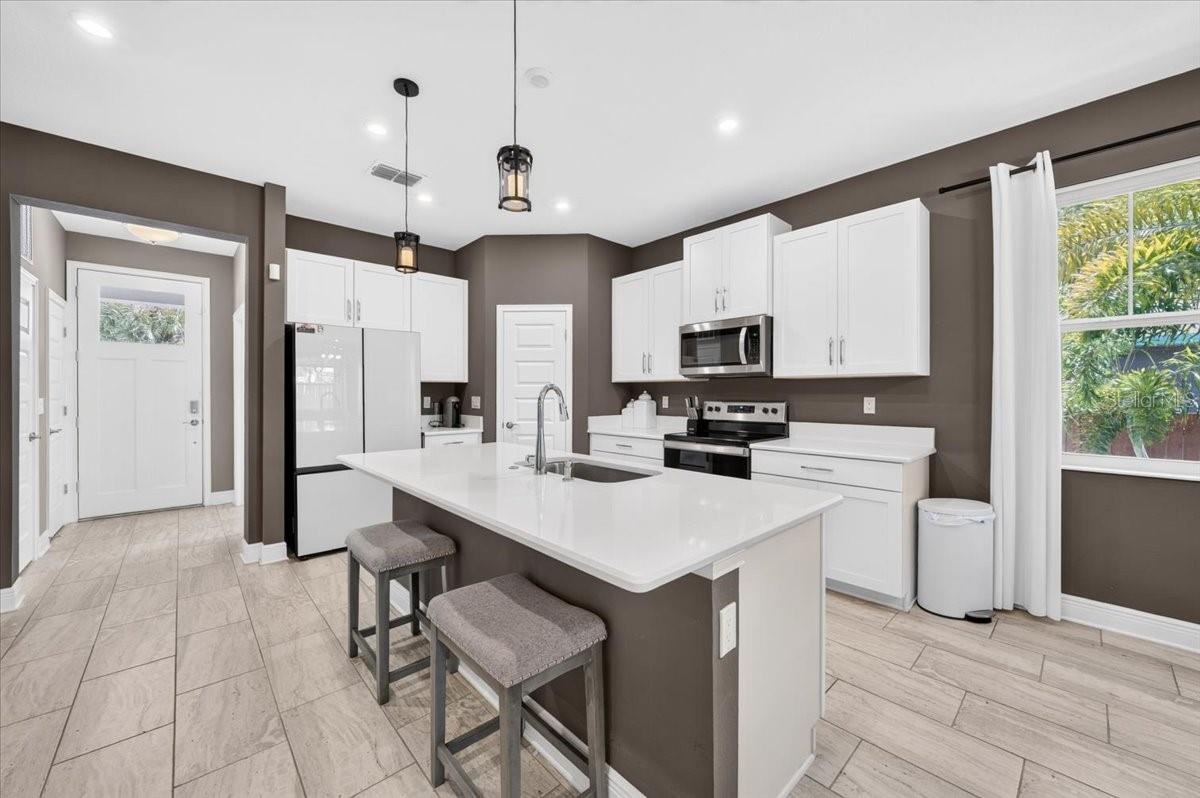 1821 27th, St Petersburg, FL 33712