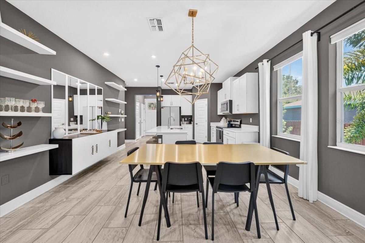 1821 27th, St Petersburg, FL 33712