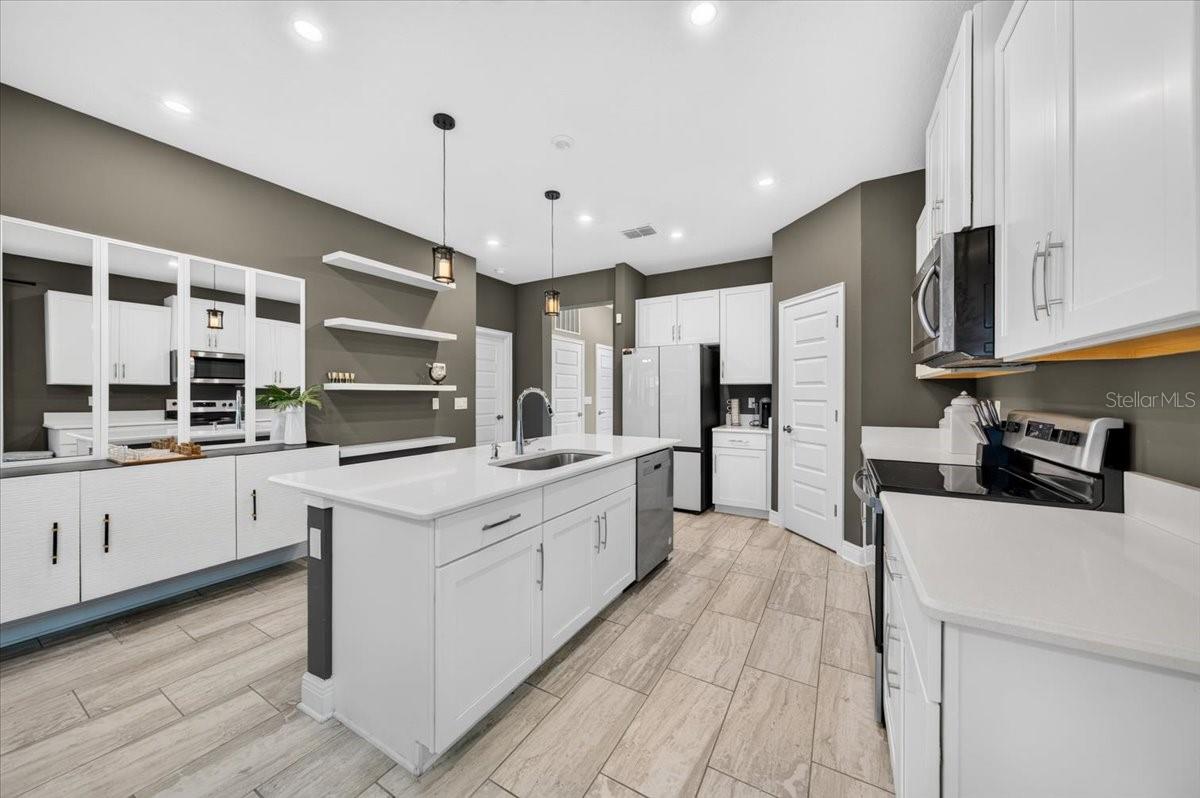 1821 27th, St Petersburg, FL 33712