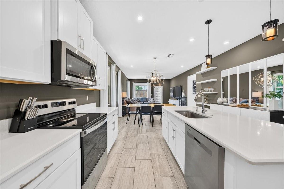 1821 27th, St Petersburg, FL 33712