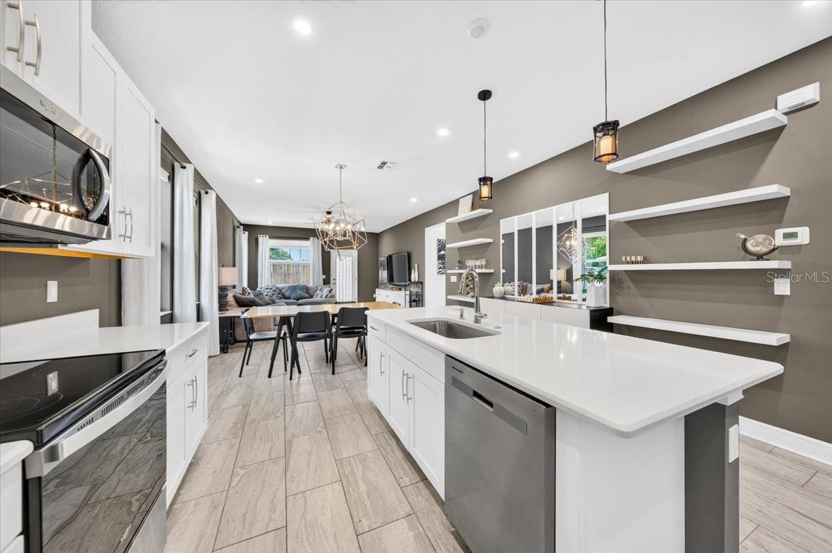 1821 27th, St Petersburg, FL 33712