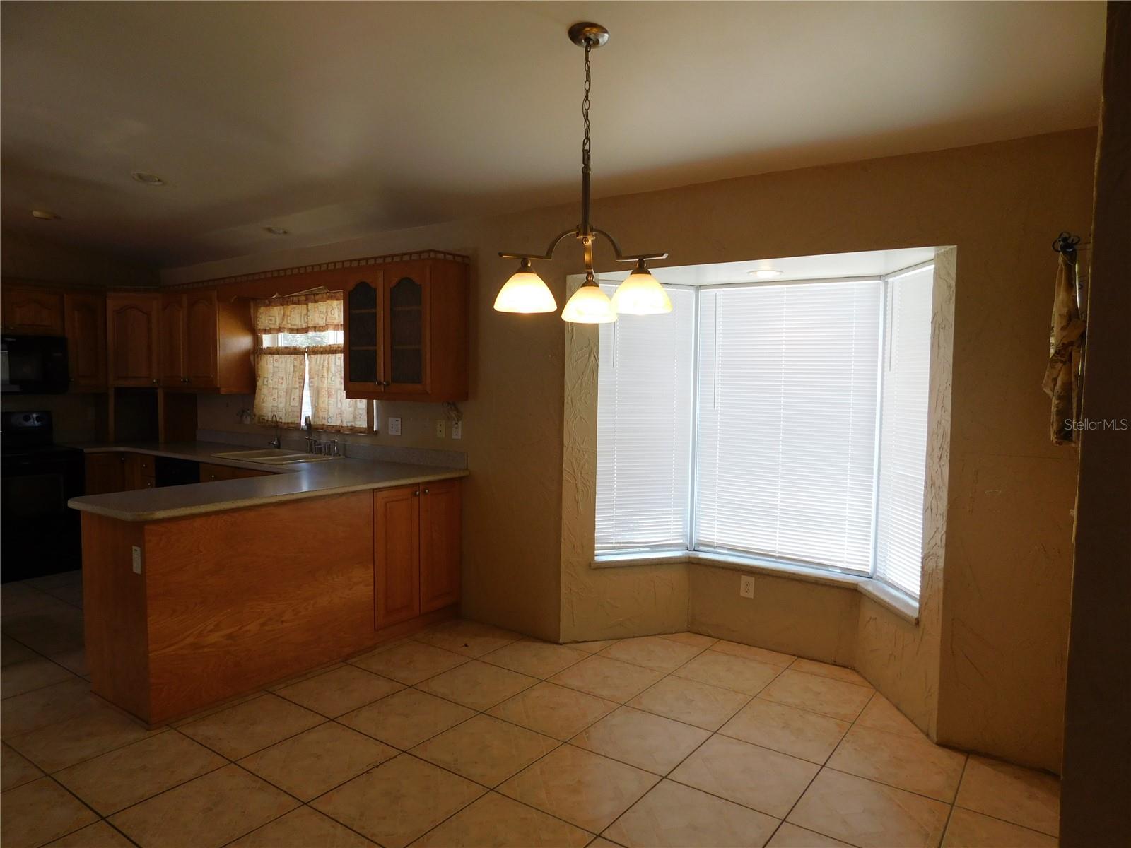 5430 2nd, St Petersburg, FL 33710