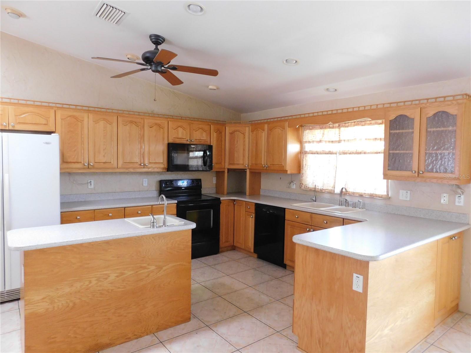 5430 2nd, St Petersburg, FL 33710