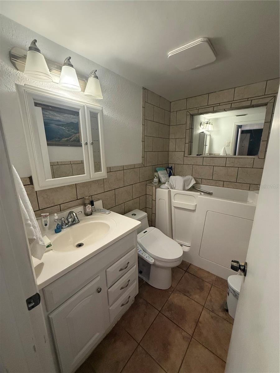 1650 Aqua, Holiday, FL 34691