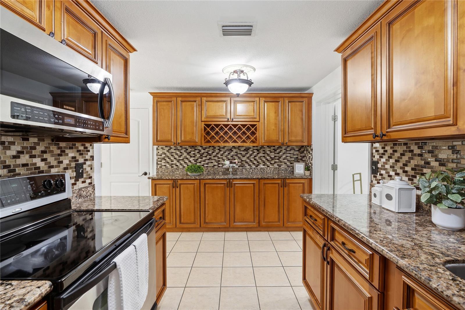 6004 Jean, Tampa, FL 33634