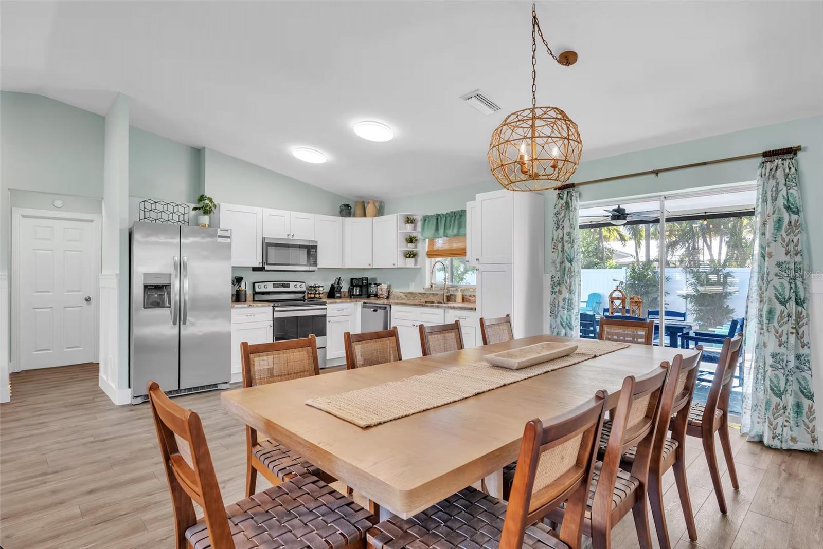 5211 17th, Bradenton, FL 34209