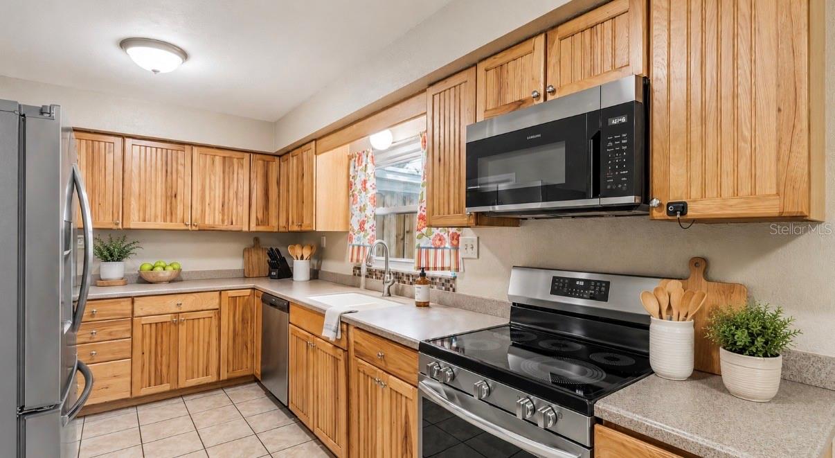 695 22nd St NW, Winter Haven, FL 33880