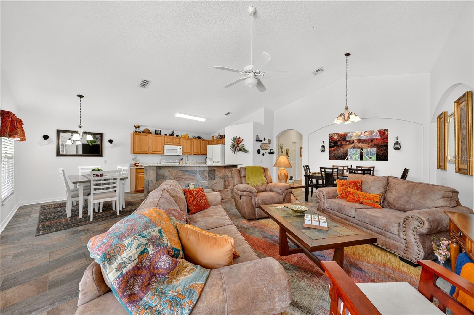 358 Lancaster Dr, Davenport, FL 33897