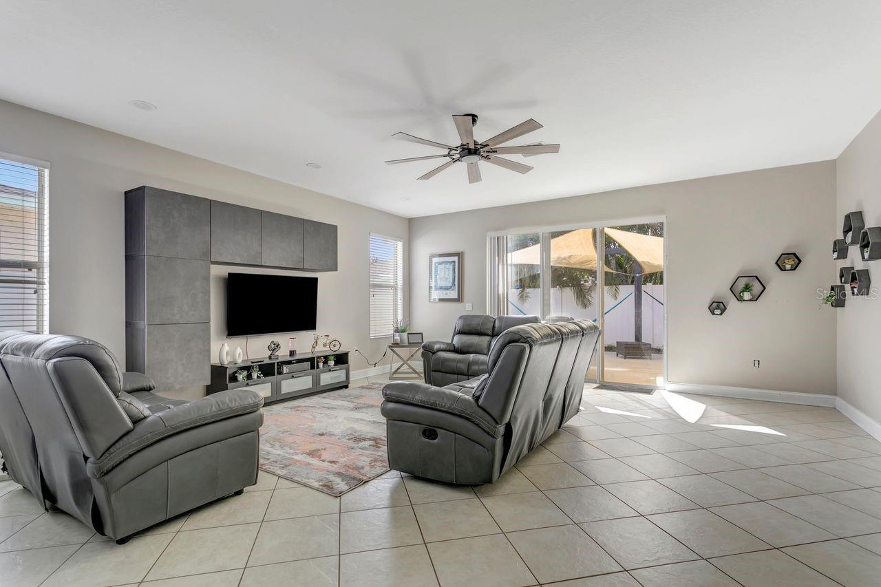 501 Stone Briar, Ruskin, FL 33570