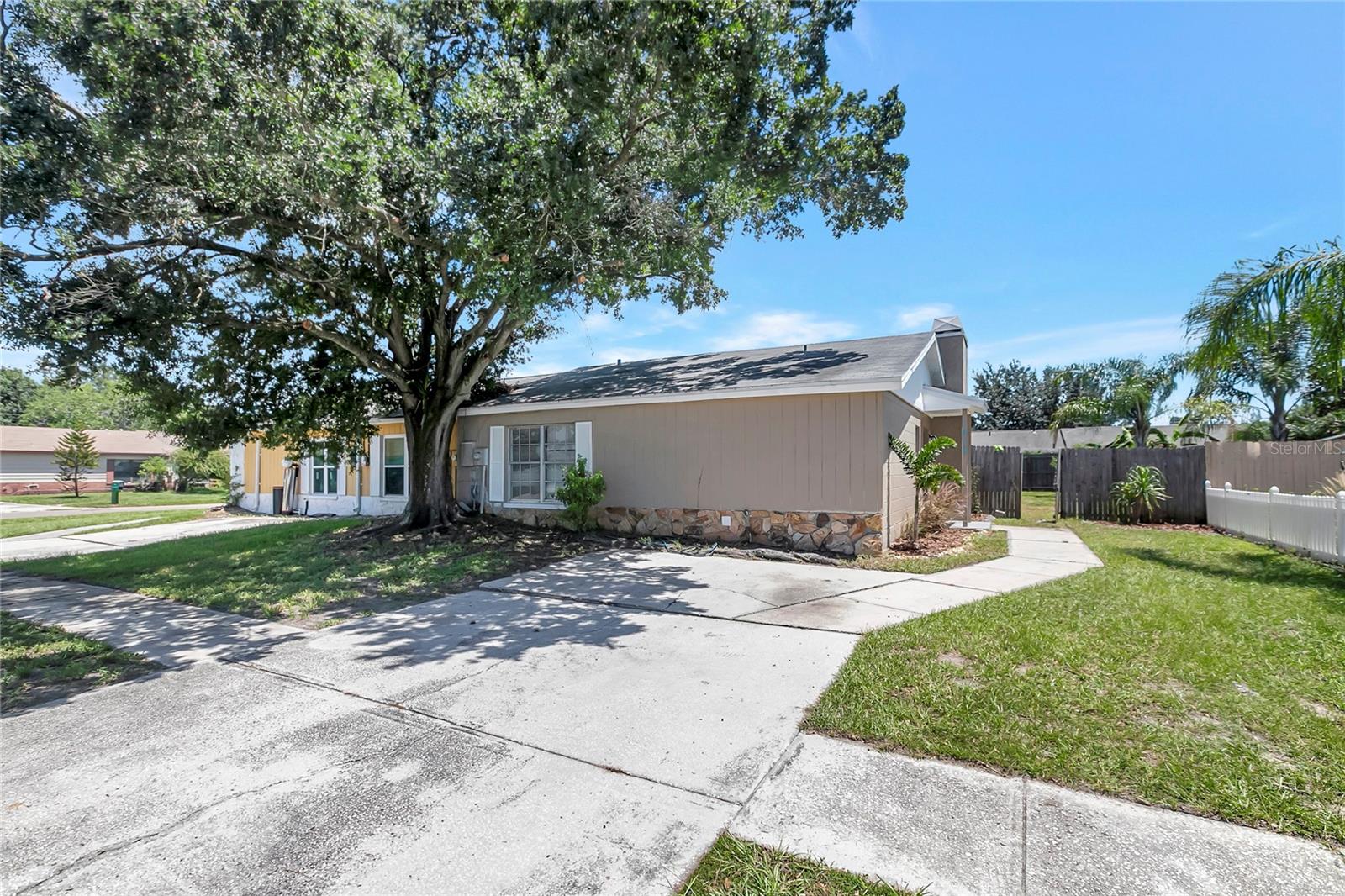 1212 Coolmont, Brandon, FL 33511