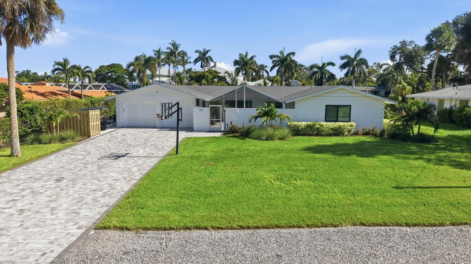 1761 Sandalwood, Sarasota, FL 34231