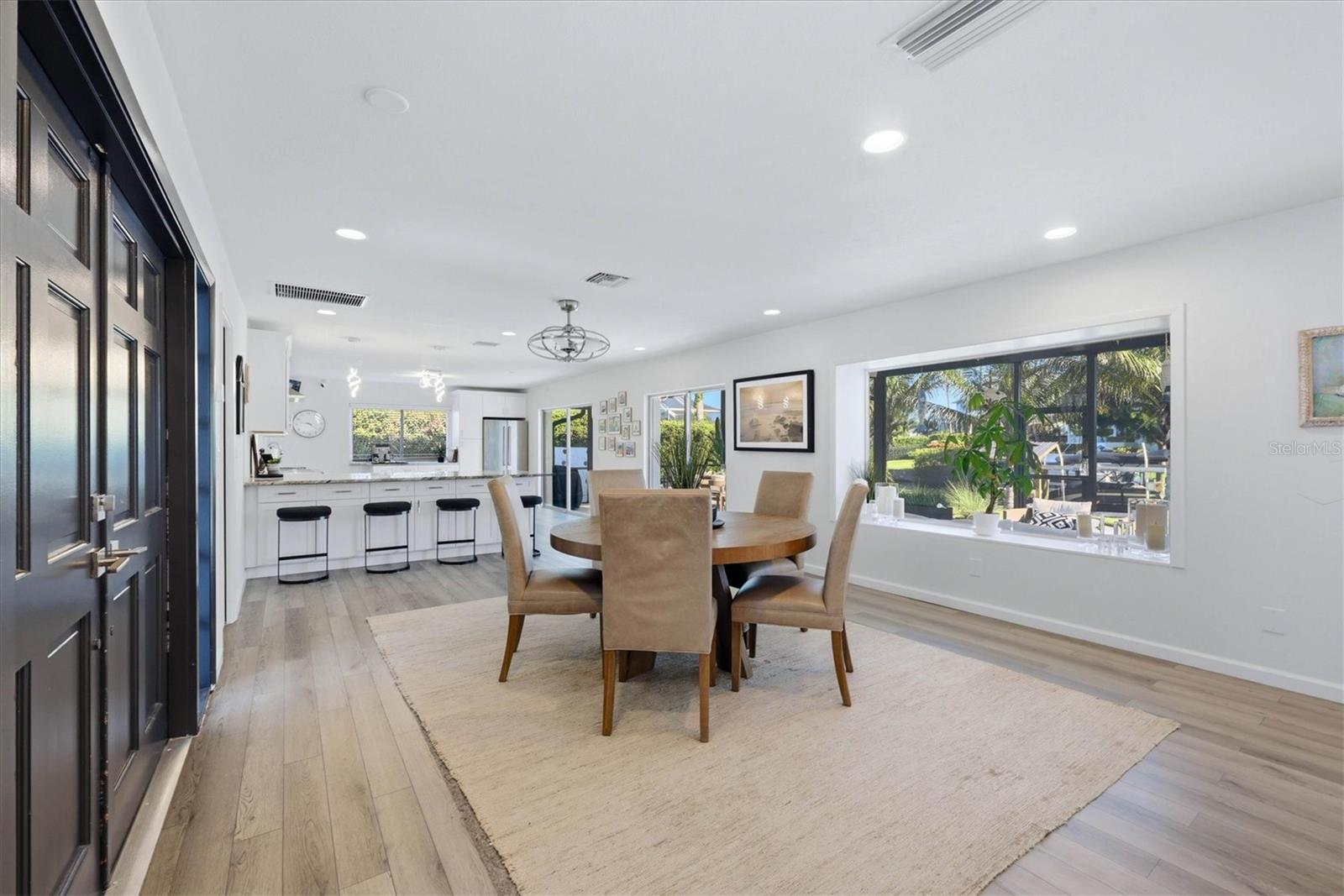 1761 Sandalwood, Sarasota, FL 34231