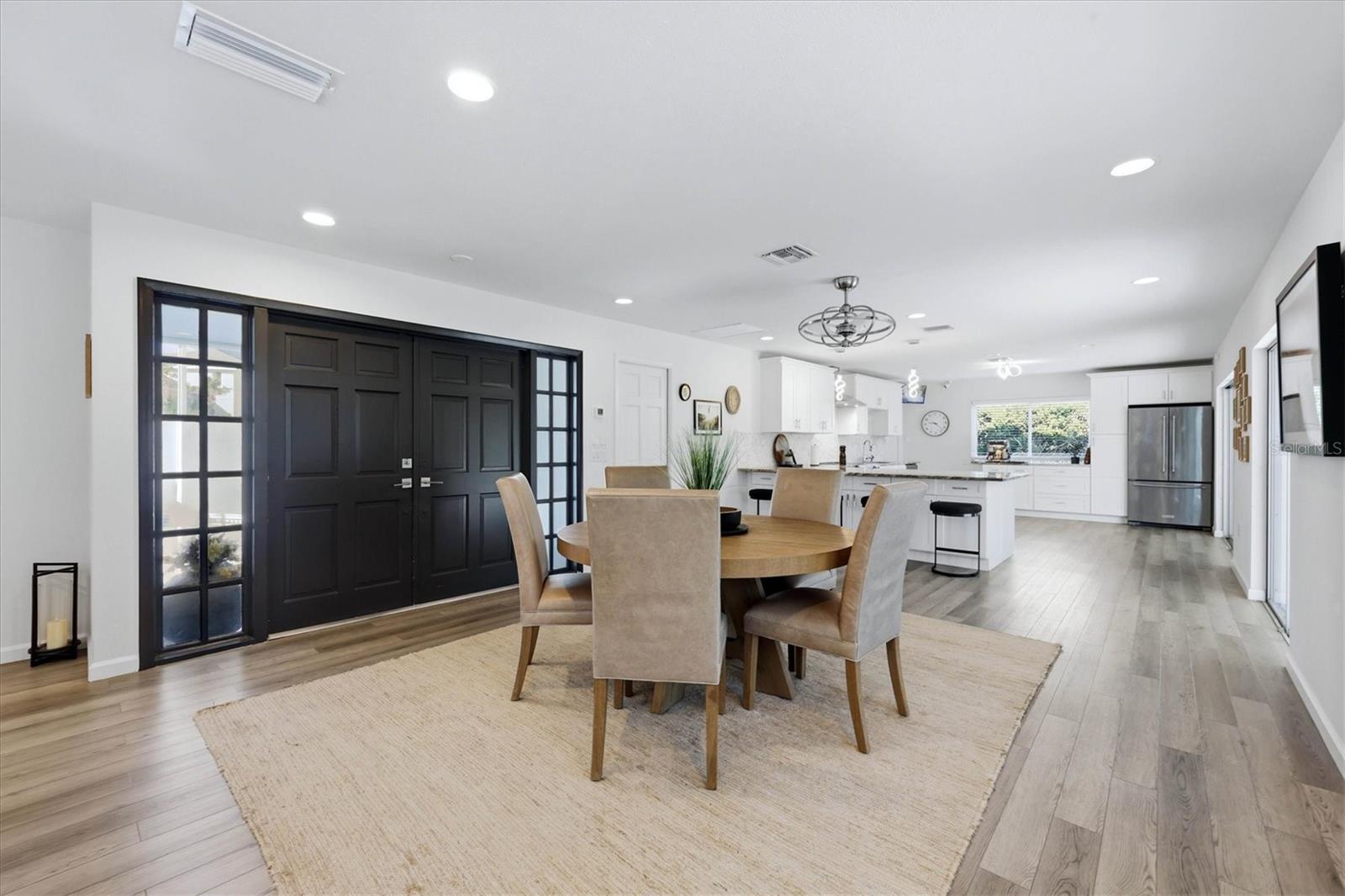 1761 Sandalwood, Sarasota, FL 34231