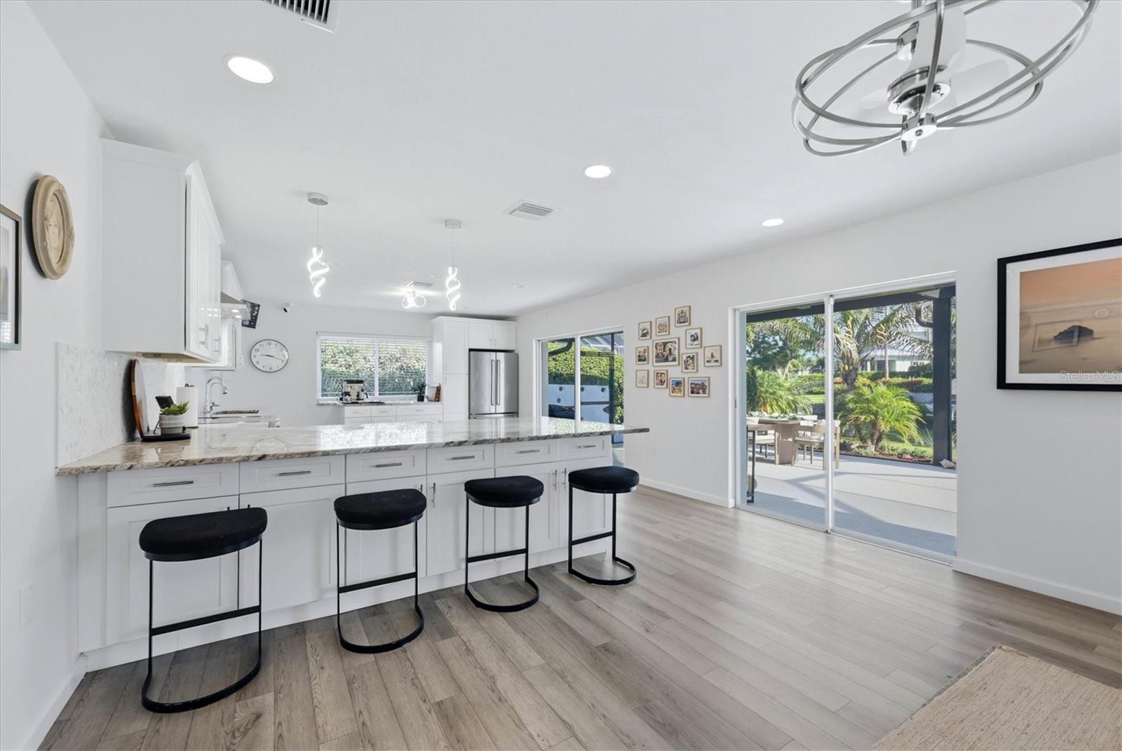 1761 Sandalwood, Sarasota, FL 34231