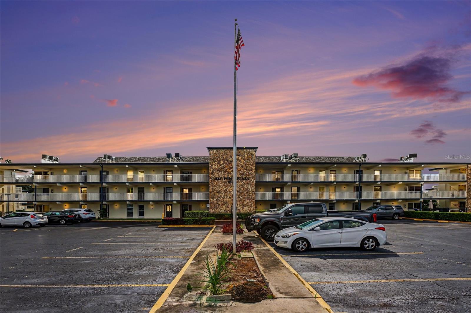 6100 12th Unit 313, St Petersburg, FL 33705