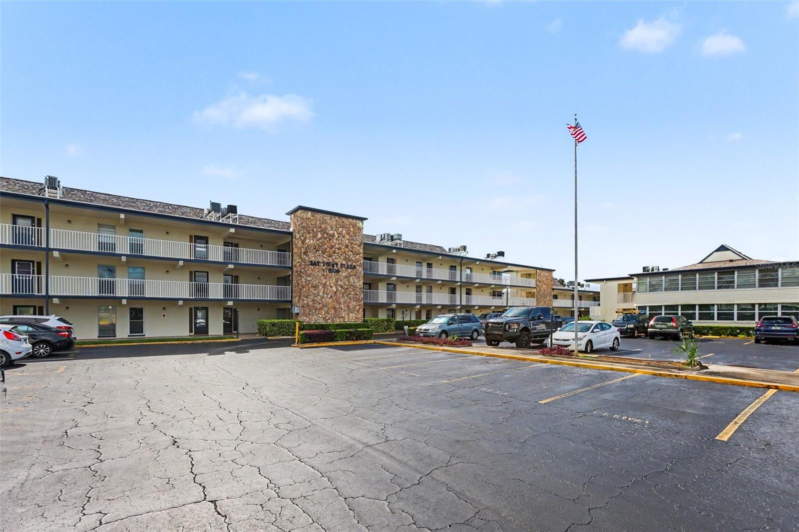 6100 12th Unit 313, St Petersburg, FL 33705