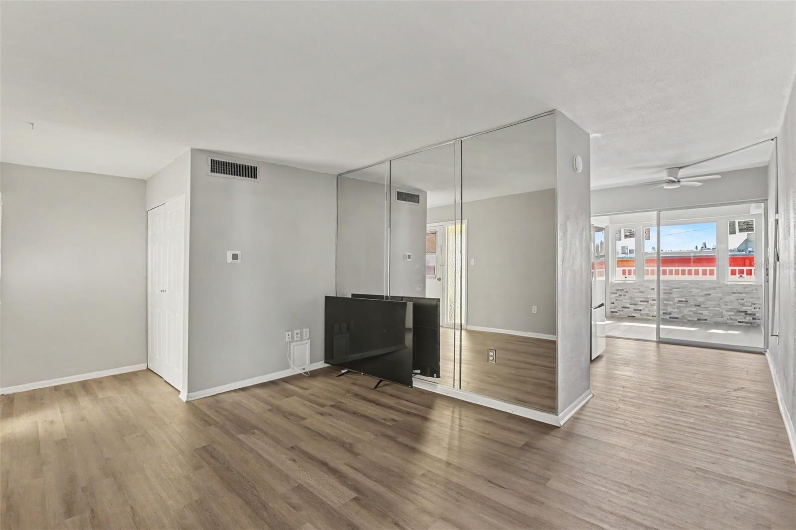 6100 12th Unit 313, St Petersburg, FL 33705