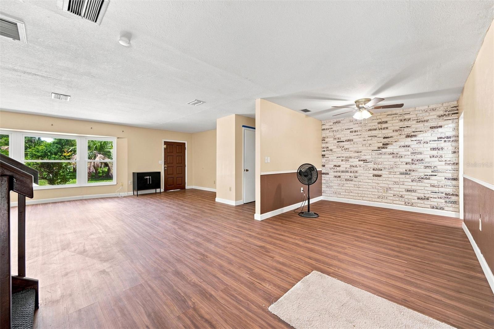 352 Lake, Venice, FL 34293