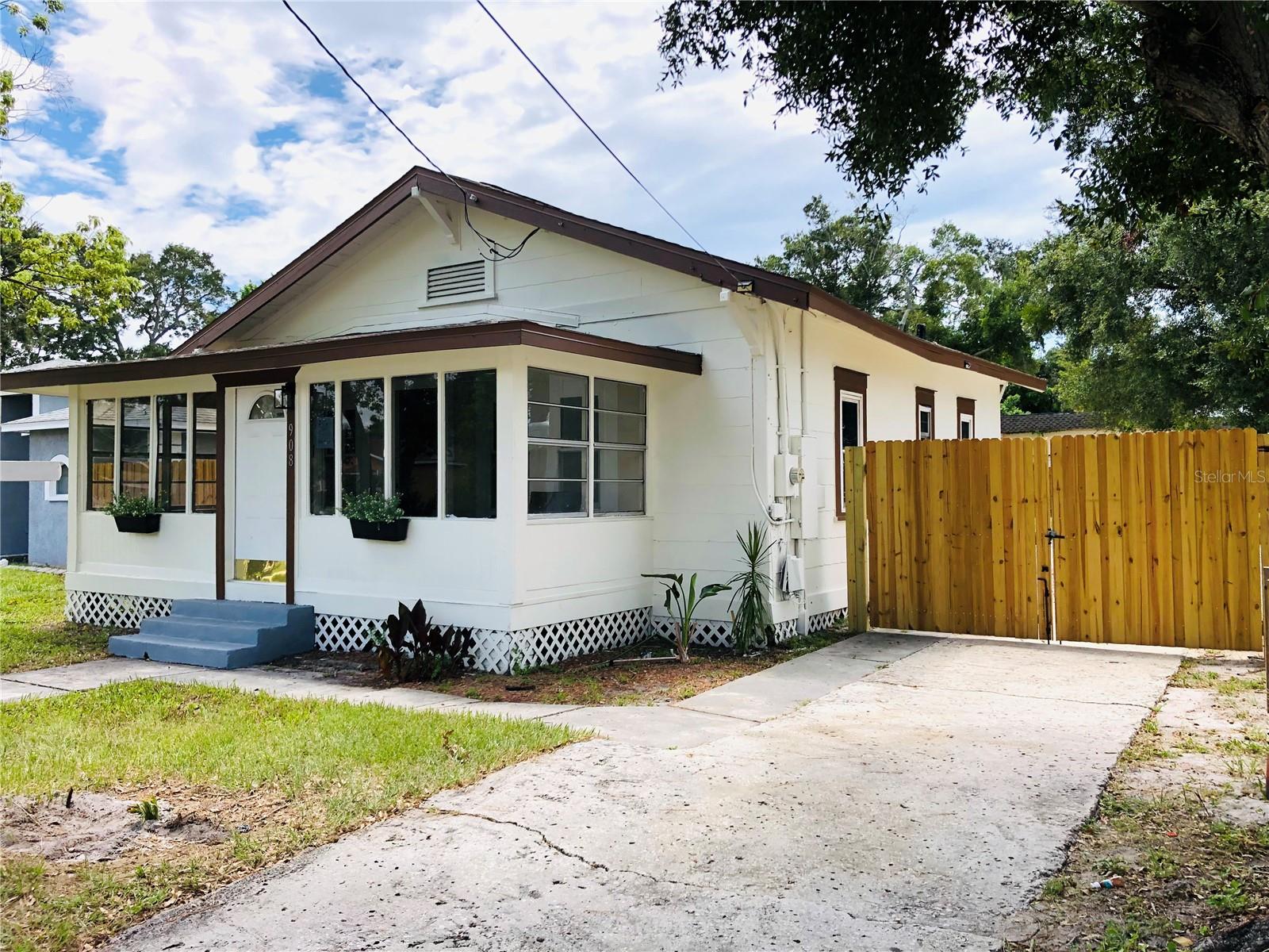 908 Vine, Clearwater, FL 33755