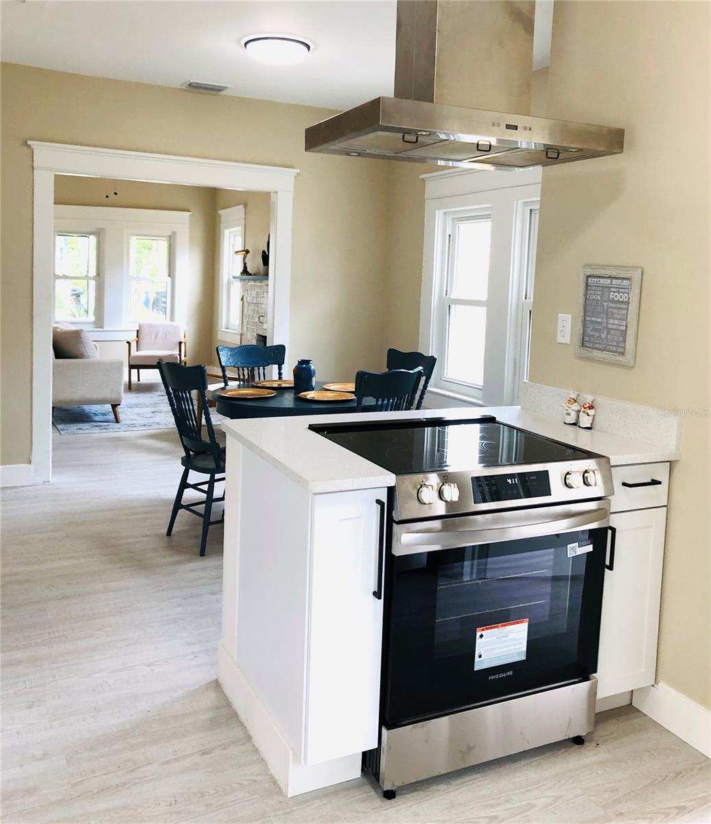 908 Vine, Clearwater, FL 33755