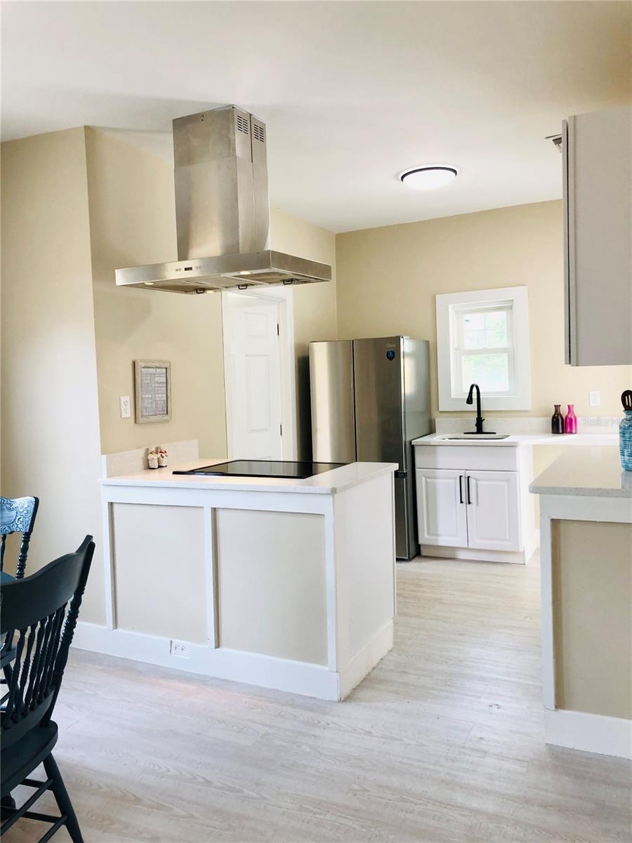 908 Vine, Clearwater, FL 33755