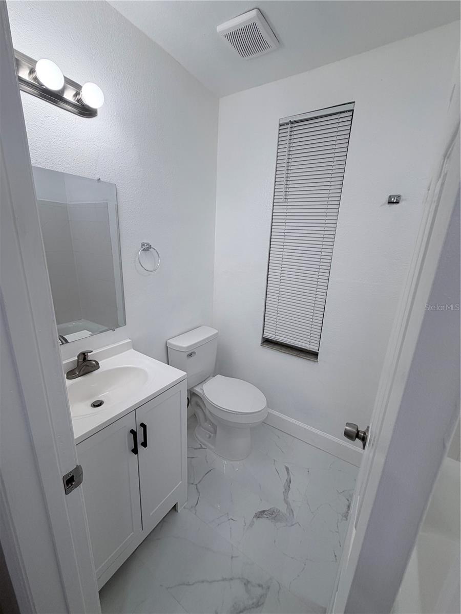 927 Lakewood, Tampa, FL 33613