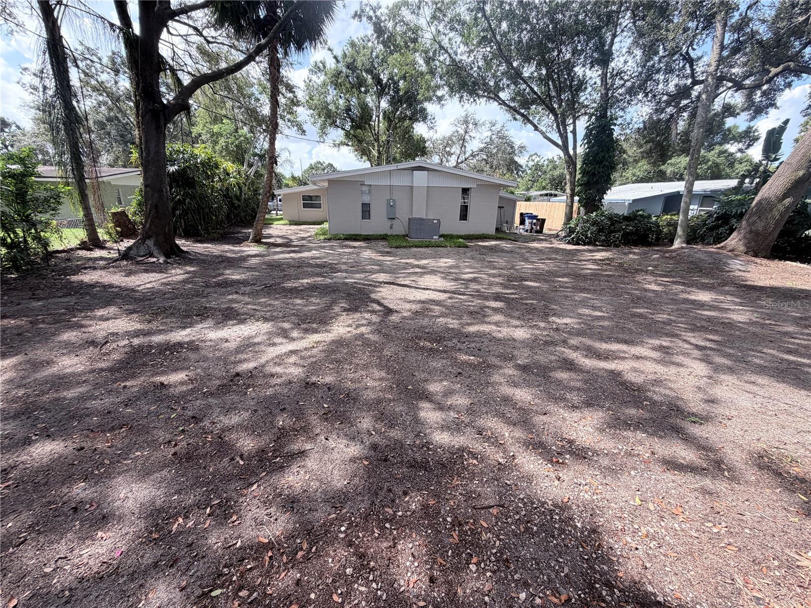 927 Lakewood, Tampa, FL 33613