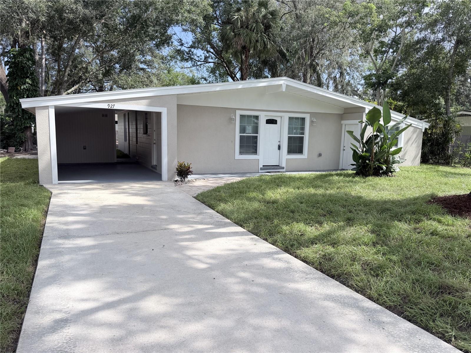 927 Lakewood, Tampa, FL 33613