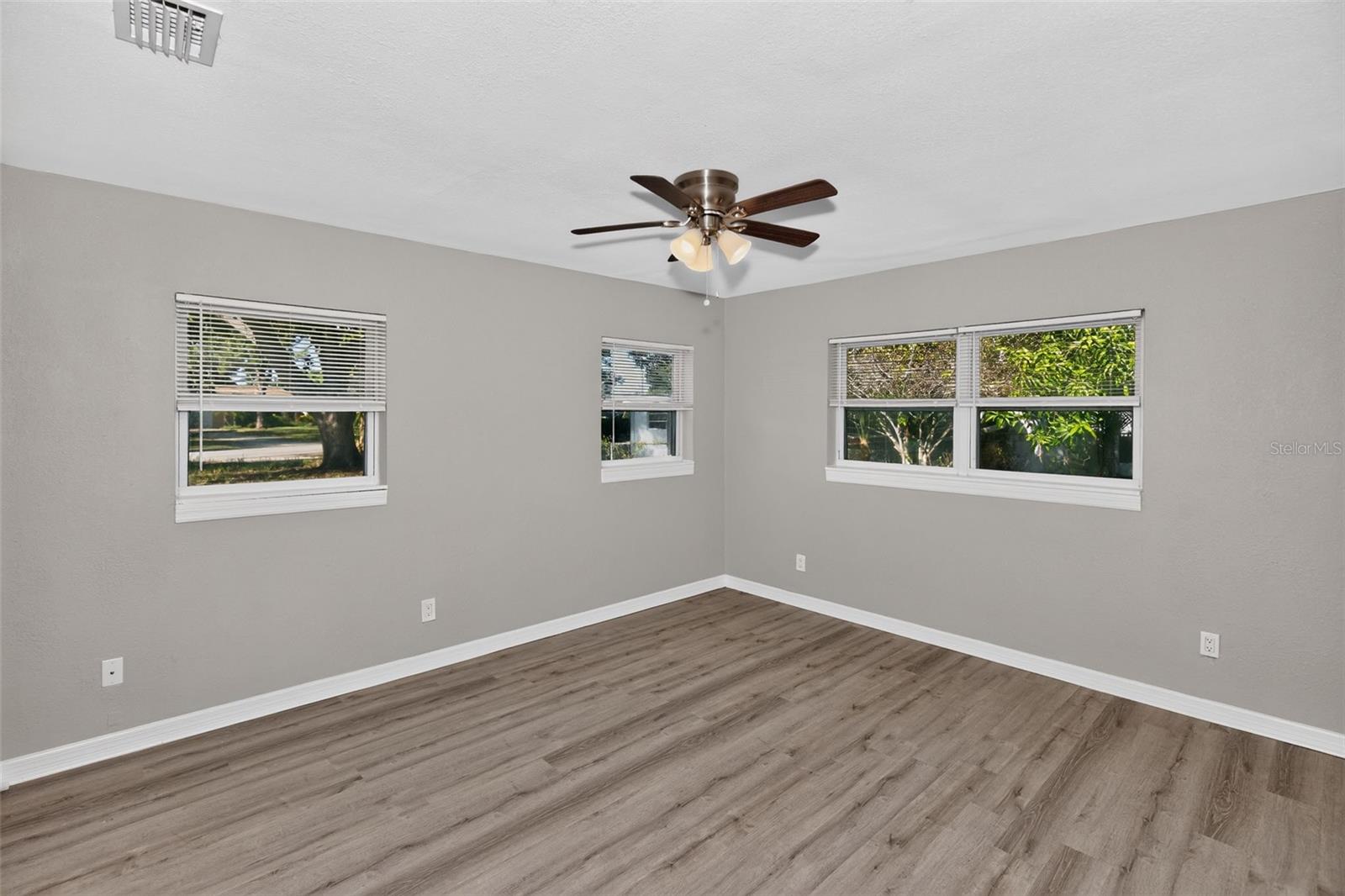 5131 Aragon, St Petersburg, FL 33705