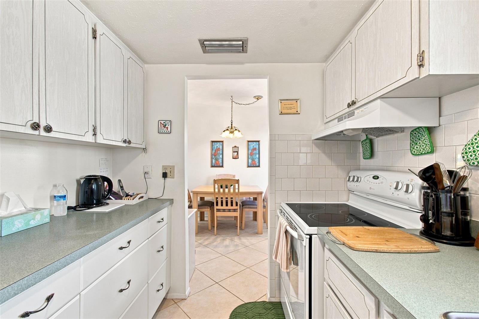 5913 17th Unit 1, Bradenton, FL 34207