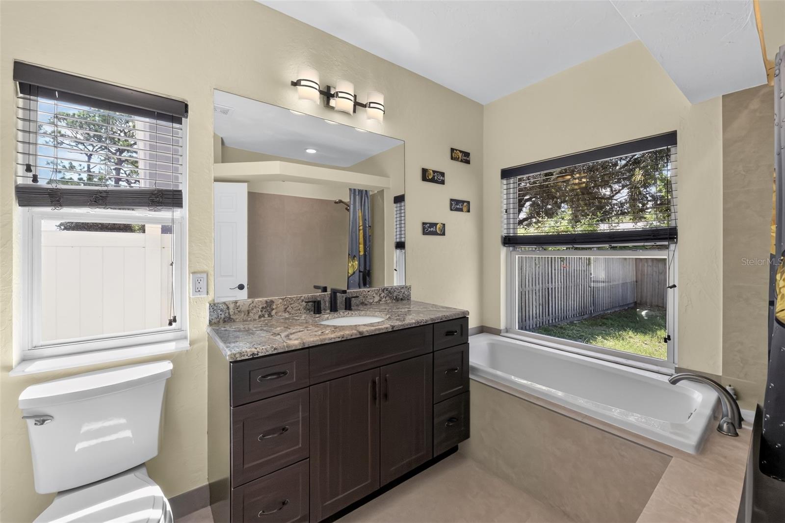 1816 Rita, Sarasota, FL 34231