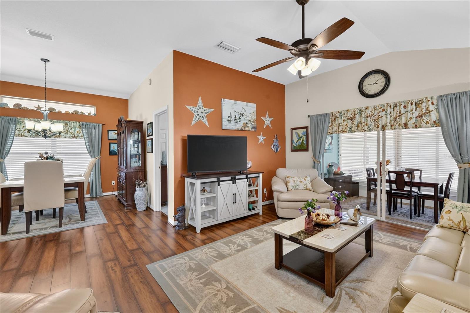 5704 King James, Leesburg, FL 34748