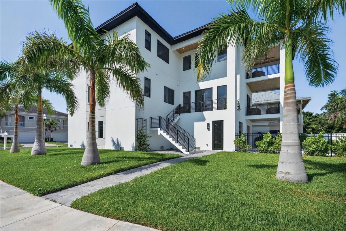 116 Wimbledon, Redington Shores, FL 33708