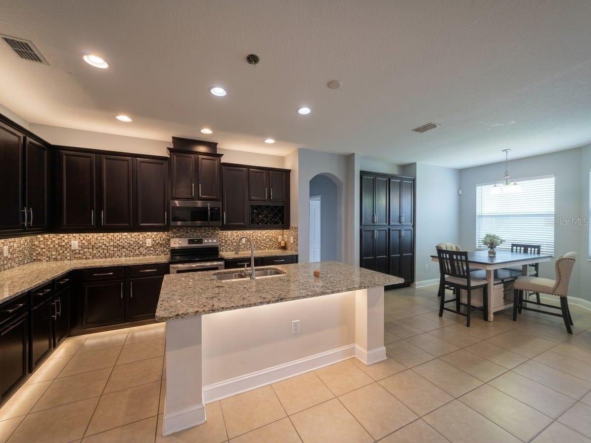 2210 Parkside Meadow, Apopka, FL 32712
