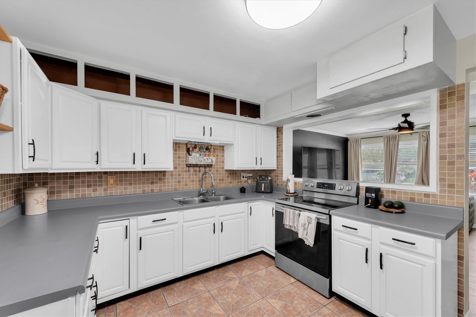 12812 Lake, Largo, FL 33774