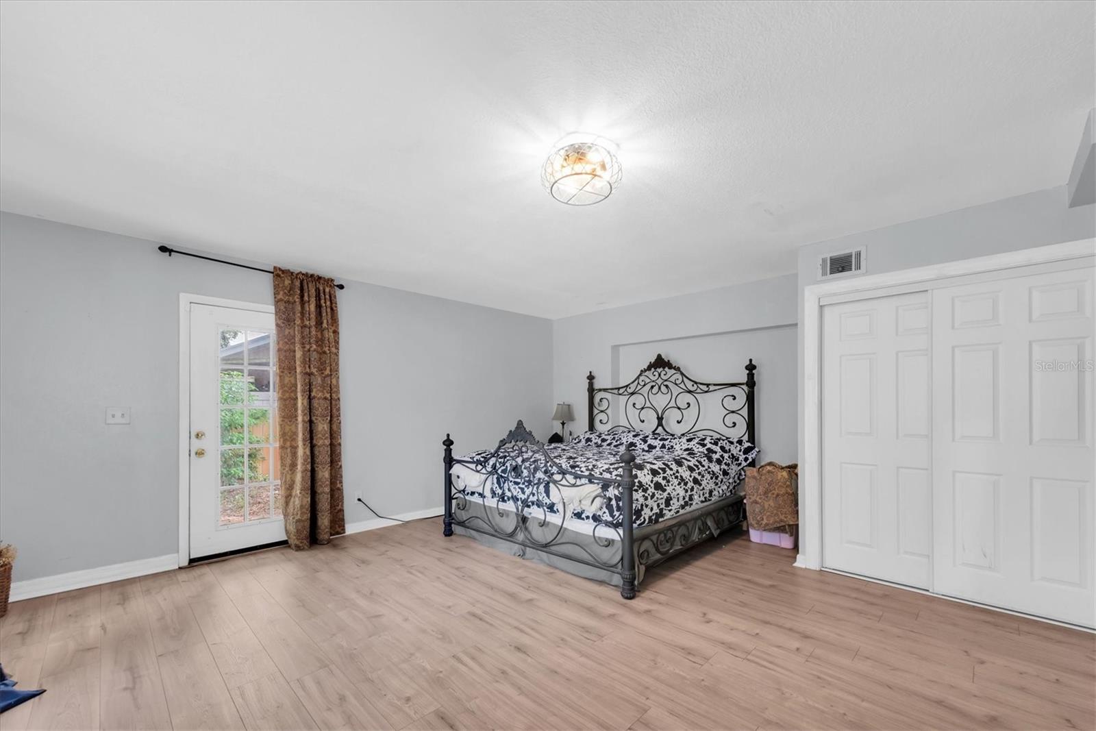 12812 Lake, Largo, FL 33774